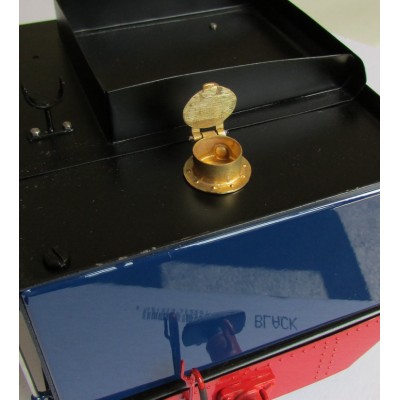 Opening cast brass tank filler
